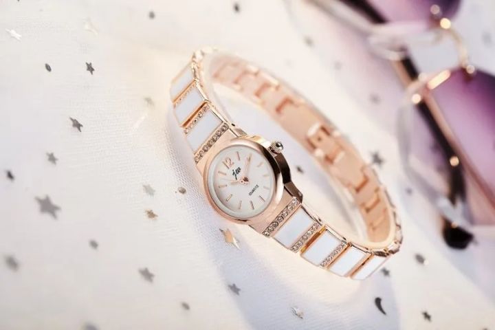 Watches%20for%20Women%20Analog%20Quartz%20Rhinestone%20Diamond%20Watch%20-%20Image%202