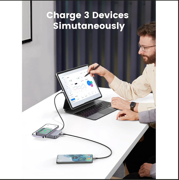 Ugreen%20PB206%20(15086)%2010000mAh%20Foldable%20Kickstand%20Magnetic%20Power%20Bank%20-%20Image%203