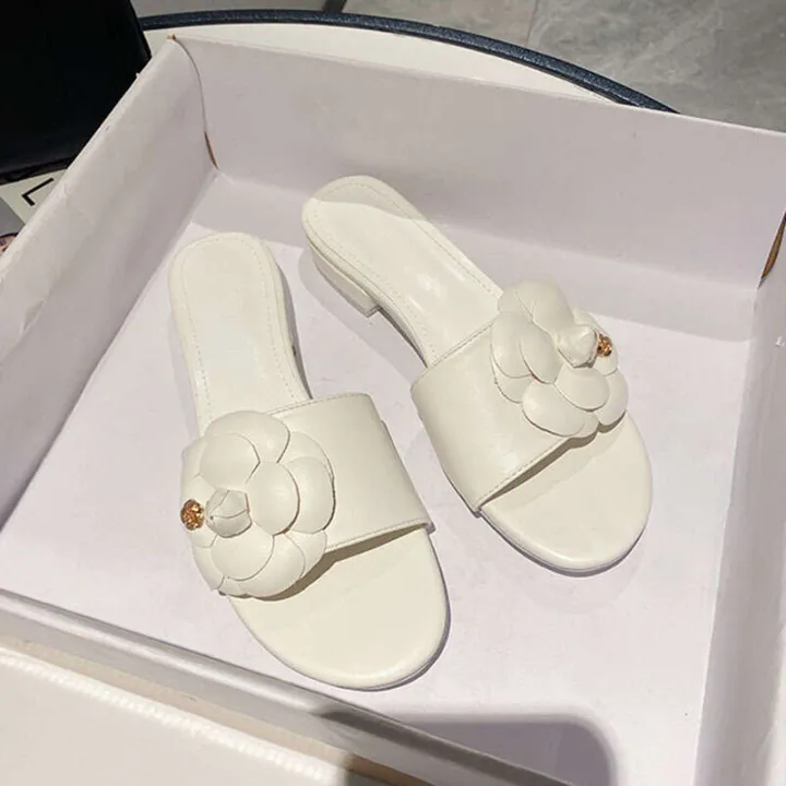 2024%20New%20Xiaoxiangfeng%20Mountain%20Camellia%20Slippers%20Women's%20Bottom%20One%20line%20Fashion%20Outwear%20Beach%20Flat%20Heel%20Sandals%20-%20Image%204