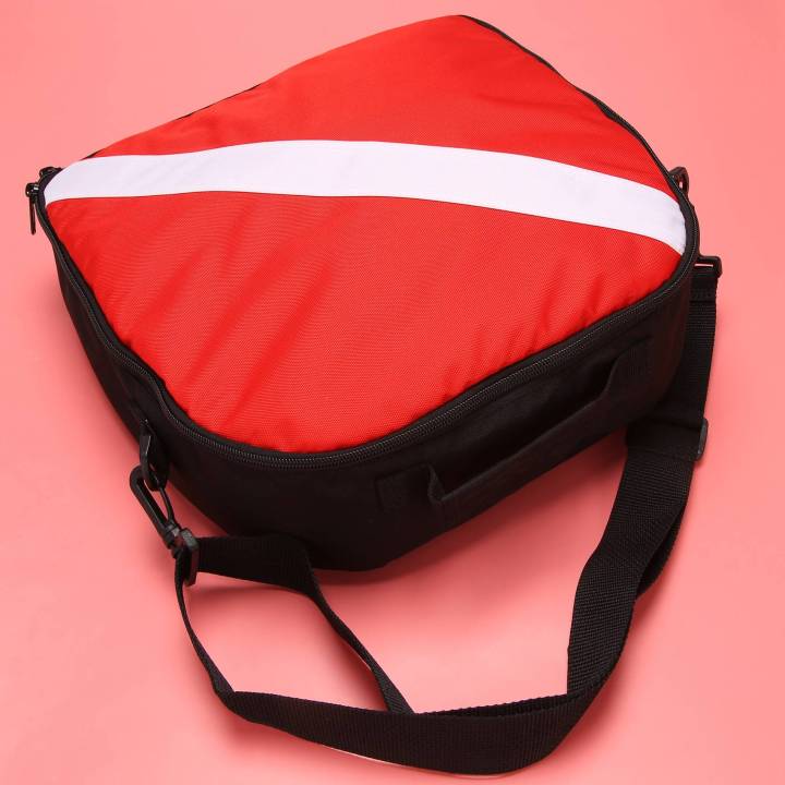 Portable%20Nylon%20Dive%20Flag%20Scuba%20Diving%20Protective%20Regulator%20Bag%20with%20Zipper%20Carry%20Handle%20-%20Image%204