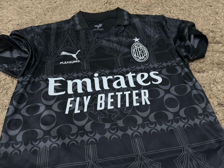 AC%20Milan%204th%20Kit%202024%20Football%20Jersey%20Black%20-%20Image%2010