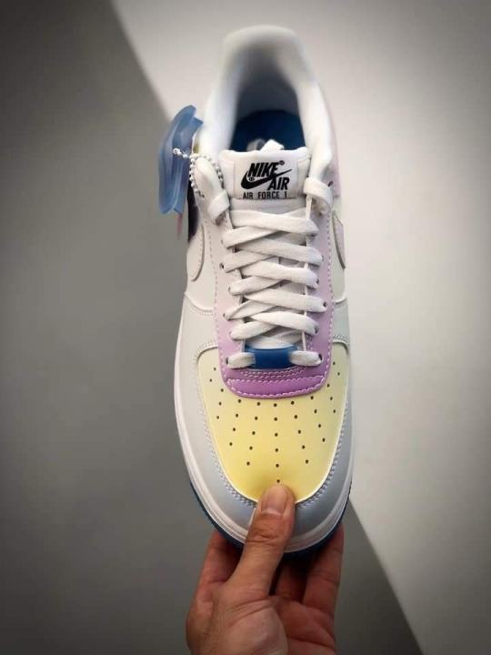 Men's%20shoes%20UV%20Reactive%20Color%20Changing%20fashionable%20sneakers%20-%20Image%205