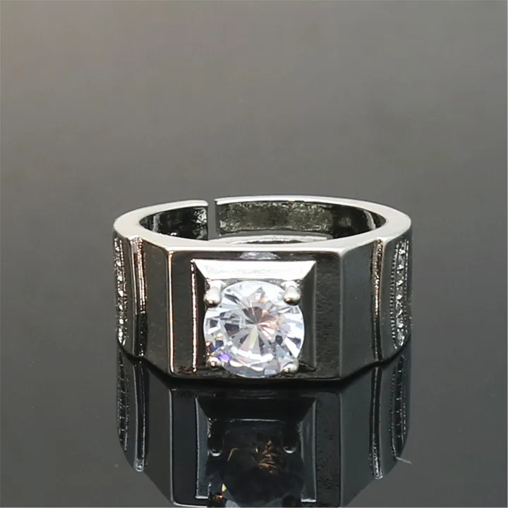 Men's%20Ring%20Platinum%20Imitation%20Big%20Diamond%201/2%20Carat%20Men's%20Ring%20Domineering%20Men's%20Imitation%20White%20Gold%20Diamond%20Ring%20Wholesale%20-%20Image%202