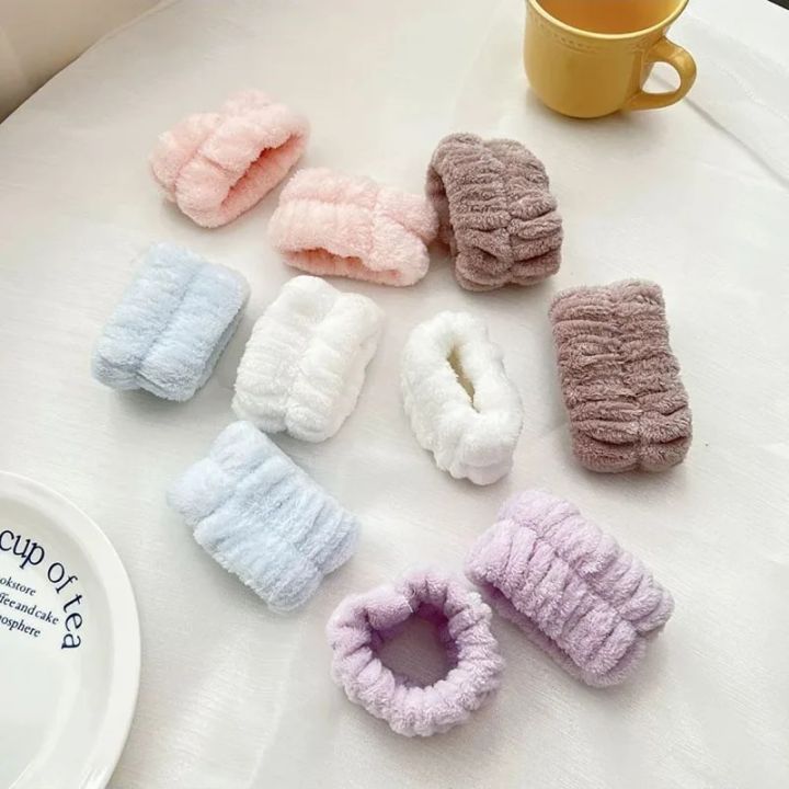 Face%20Wash%20Wristband%20Set%20Women's%20Headband%20Wristbands%20Absorbent%20Waterproof%20Wristbands%20Makeup%20Face%20Wash%20Hair%20Bands%20-%20Image%204