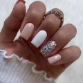 24Pcs Artificial Nails Set Press on Short Square False Nails with Sequins Design Aurora Yellow Nails Wearable Nail Tips.