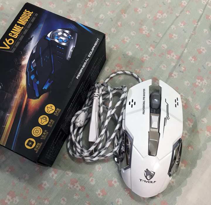 Immersive%20Gaming%20Experience%20With%20Multicolor%20Lighting%20Gaming%20Mouse%20-%20Enhance%20Your%20Gaming%20Sessions%20With%20Vibrant%20Lighting%20Effects%20-%20Gaming%20Mouse%20-%20Image%206