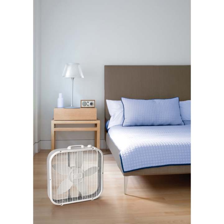 Lasko%2020%20Classic%20Box%20Fan%20with%20Weather-Resistant%20Motor,%203%20Speeds,%2022.5%20H,%20White,%20B20200,%20New%20-%20Image%204