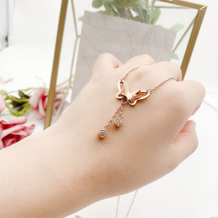 Women%20rose%20golden%20butterfly%20anklet%20(Payel)%20for%20Women%20-%20Image%202