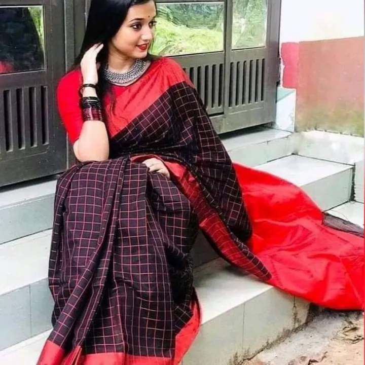 Checkered%20Elegance%20with%20the%20Black%20and%20White%20Cotton%20Dhupian%20Check%20Saree%20-%20A%20Stylish%20Choice%20for%20All%20Seasons%20and%20Casual%20Wear%20-%20Image%205
