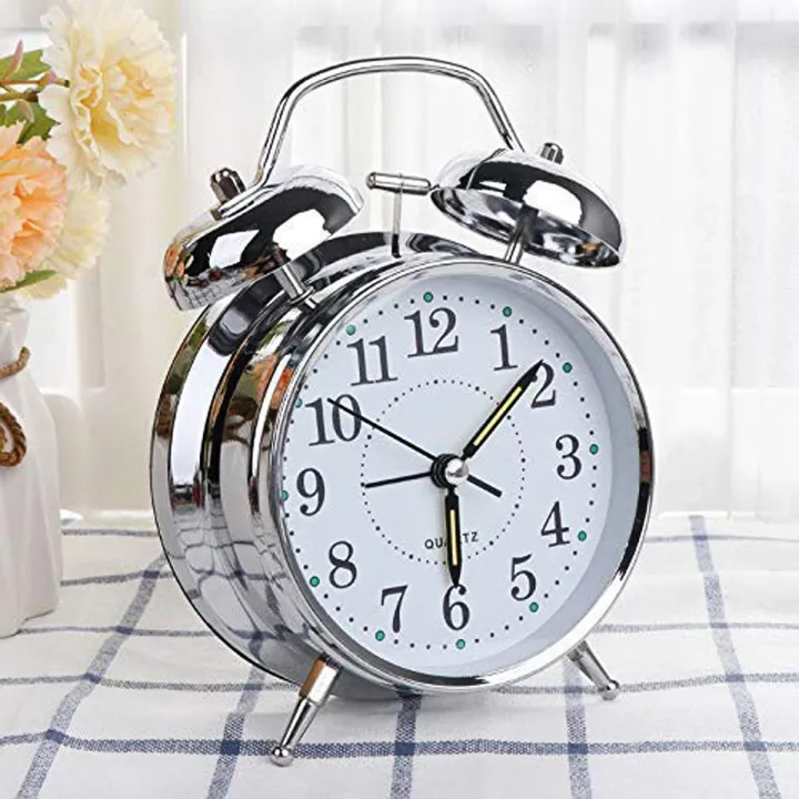Alarm%20Clock/Twin%20Bell%20Table%20Clock%20-%20Loud%20Alarm%20Clock%20-%20Stylish%20Timekeeping%20for%20Home%20Office%20&%20Students%20-%20Vintage%20Retro%20Classic%20-%20wall%20clock%20-%20Image%204