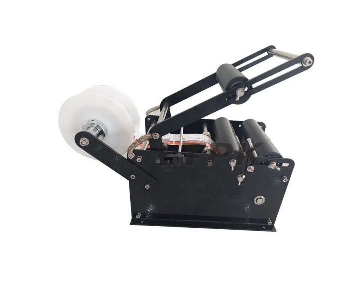 LT-L100N%20Wholesale%20Low%20Price%20Small%20Business%20Cosmetic%20Round%20Bottle%20Labeling%20Machine%20Manual%20with%20Handle%20-%20Image%203