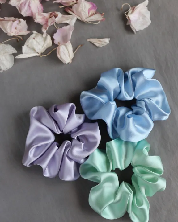 Silk%20Scrunchie%20Hair%20Band%20for%20girls%201%20pcs%20-%20Image%203