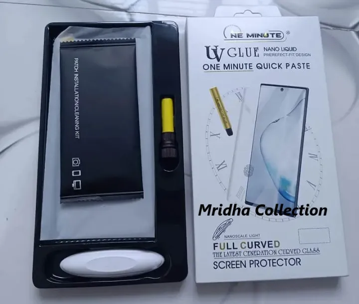 Realme%2011%20Pro%205G%20Premium%20UV%20Tempered%20Glass%20Screen%20Protector%20-%20Curved%20Edge%20Liquid%20Glue%20Installation%20-%20Image%204