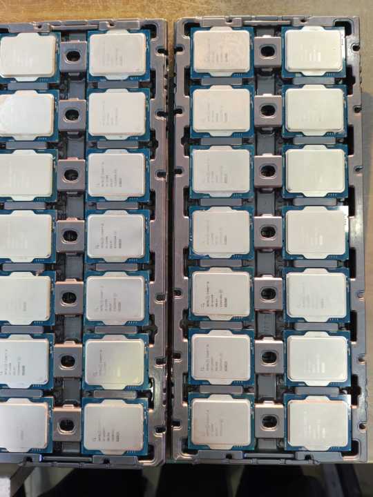 Intel%20Core%20i5%2012th%20Gen%20Processor%20(i5-12400%20/%20i5-12400T%20/%20i5-12500)%20-%20Tray%20Version%20-%20Image%203