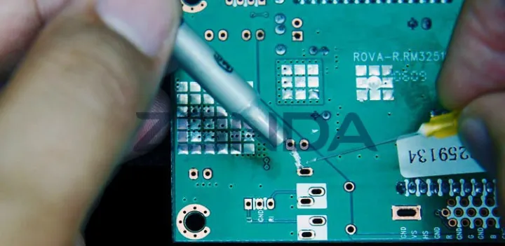 Silver%20Conductive%20Slurry%20Injector%200.2%20ML%20Electrically%20Paste%20Adhesive%20circuit%20Maintenance%20tool%20PCB%20Repair%20Carbon%20Paste%20Jaston%20Conductive%20Silver%20Paint%20Similar%20Mechanic%20MCN-DJ002%20JSD-856YQ%20-%20Image%2010