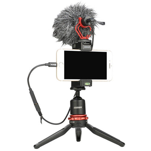 BOYA%20BY-K3%203.5mm%20TRRS%20Female%20to%20Lightning%20Adapter%20Cable%20(2.4")%20-%20Image%205