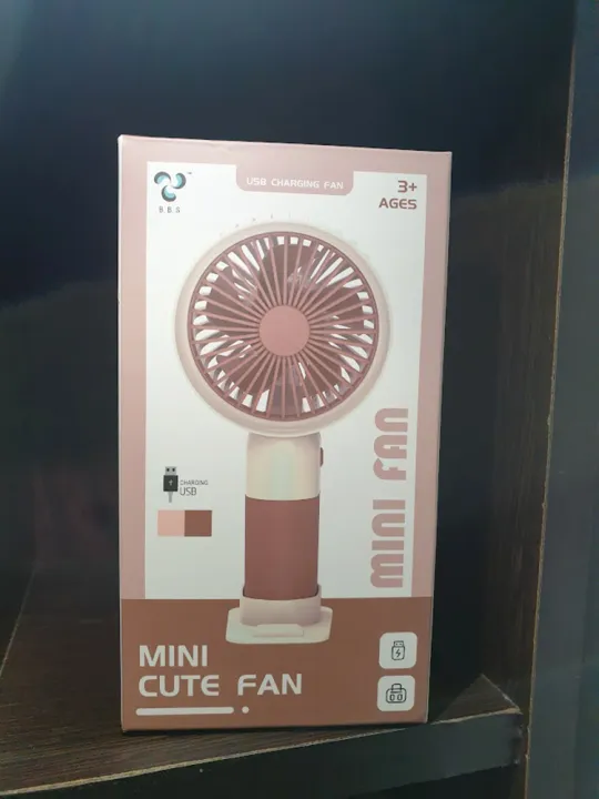 Mini%20Cute%20Rechargeable%20USB%20Charging%20Portable%20Handheld%20Desktop%20Fan%20and%20Mobile%20Stand%20-%20Image%204