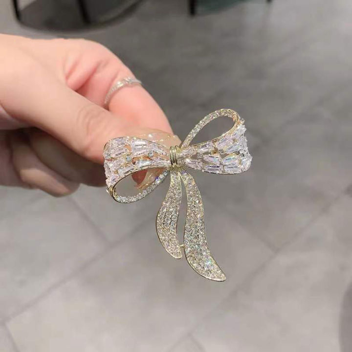 Korean%20Bow%20Tie%20Zircon%20Rhinestone%20Brooches%20Pins%20Female%20Simple%20Personality%20Fashion%20Suit%20Collar%20Pin%20Corsage%20Office%20Broche%20Pin%20Gifts%20-%20Image%207