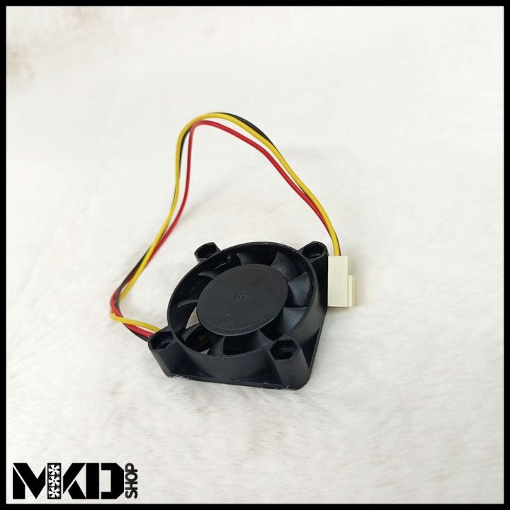 Cooling%20Fan%20~%201.5%20inch%2012%20Volt%20E-Star%20Cooling%20Fan%20-%203%20pin%20(Thick)%20-%20Image%205