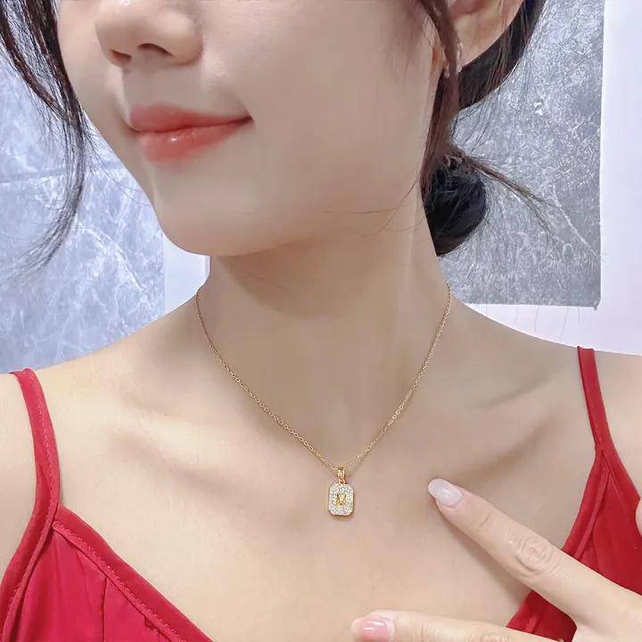 Non-fading%20M%20letter%20titanium%20steel%20necklace%20for%20women,%20versatile,%20exquisite%20and%20high-end%20clavicle%20chain,%20fashionable%20light%20luxury%20niche%20pendant%20-%20Image%203