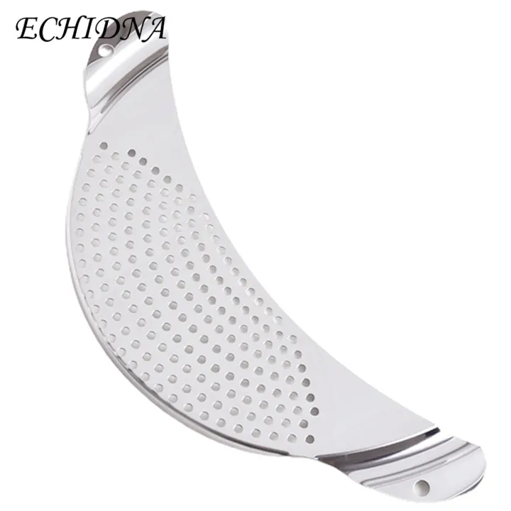 Stainless%20Steel%20Strainer%20for%20Pasta%20Space-saving%20Stainless%20Steel%20Half-moon%20Strainer%20with%20Convenient%20Handle%20Easy%20to%20Use%20Practical%20Drainer%20for%20Southeast%20Asian%20Buyers%20Durable%20Stainless%20Steel%20Strainer%20-%20Image%203