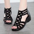 Soft leather roman sandals women's summer 2022 new soft-soled mom shoes fashion wear women's sandals wedge heel women's shoes.