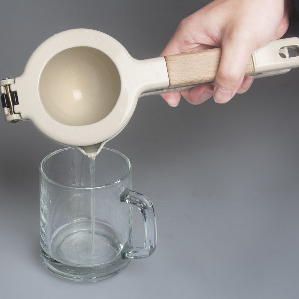 Professional%20Double-layer%20Manual%20Lemon%20Squeezer%20for%20Household%20Wood%20Juicer%20Lemon%20Pressure%20Fruit%20Juicer%20-%20Image%205