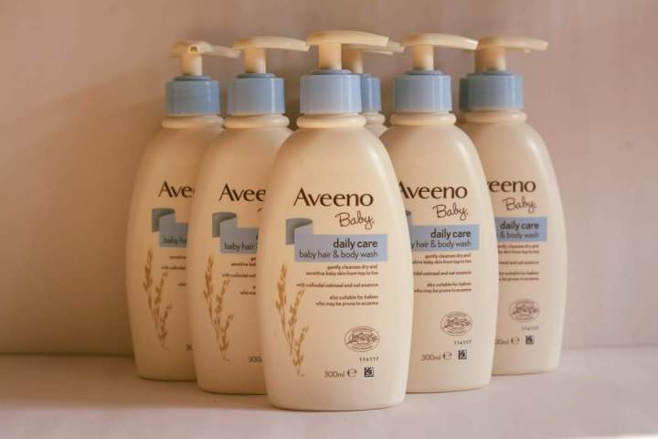 Aveeno%20Baby%20Daily%20Care%20Hair%20And%20Body%20Wash%20300ml%20-%20Image%205