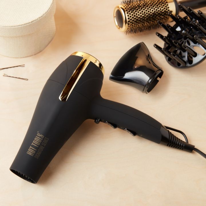 Pro%20Signature%20Ionic%20Ceramic%20Hair%20Dryer%20%7C%20Lightweight%20with%20Professional%20Blowout%20Results%20Home%20Appliance%20-%20Image%206
