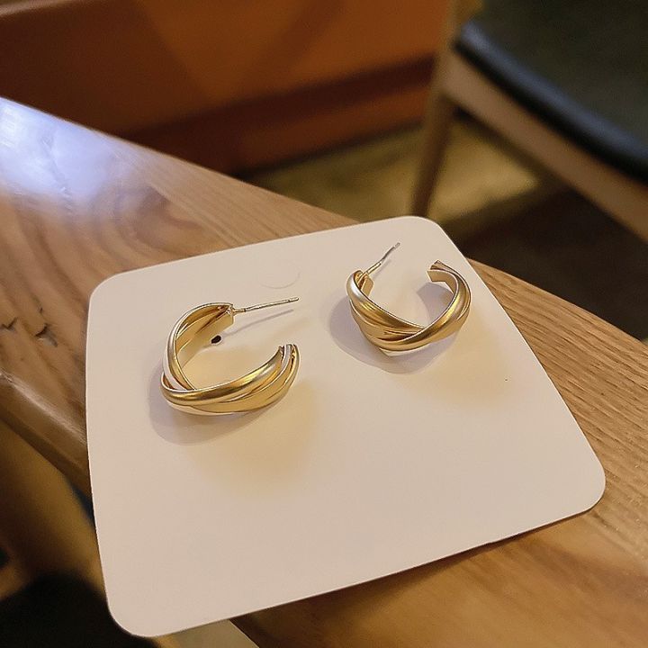 Retro%20%20Female%20Geometric%20Distortion%20Earring%20Personality%20Earings%20New%20-%20Image%205