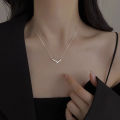 French cold style simple necklace women's 2023 new design sense niche light luxury temperament clavicle chain necklace.