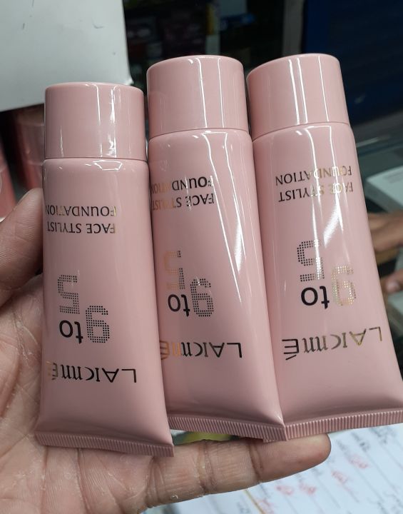 Lakme%20Foundation%2030ml%20Tube/Lakme%20Foundation%20-%20Image%202