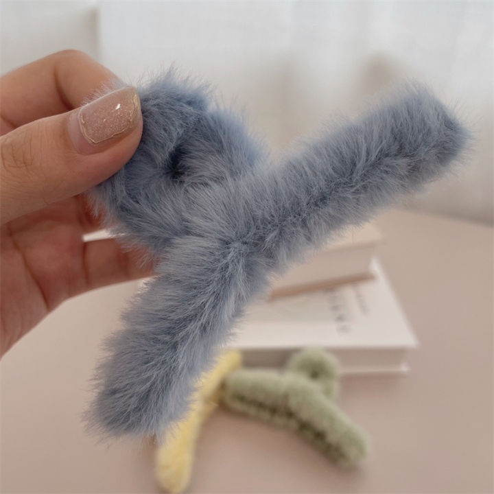 Ins%20Furry%20Hair%20Clip%20Hair%20Catching%20Clip-%20Shark%20Clip-%20Solid%20Color%20Hair%20Clips%20-Barrette%20Hair%20Accessories%20Female%20Simple%20Plastic%20Headwear%20-%20Image%204