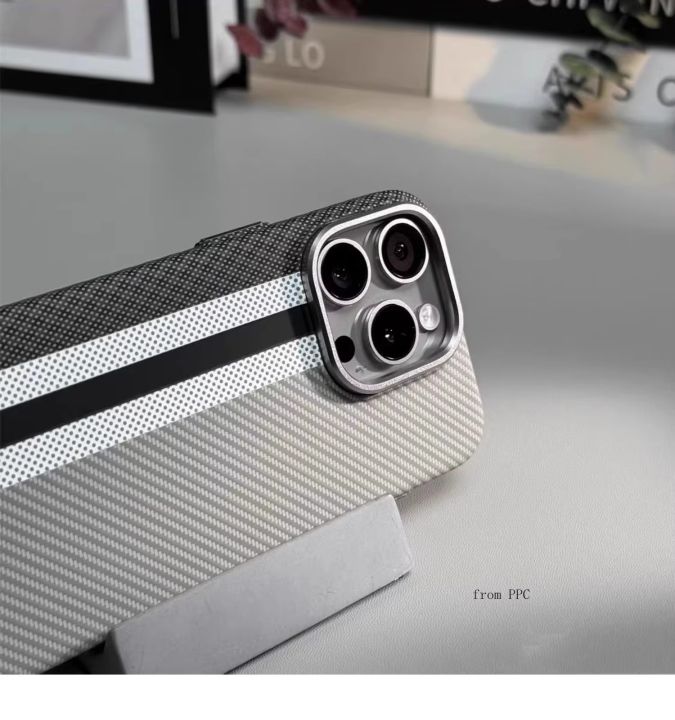 For%20iPhone%20LUXO%20Life%20Carbon%20Fiber%20Texture%20Matte%20Bumper%20Alloy%20Lens%20Wireless%20Charging%20Magsafe%20Case%20-%20Image%207