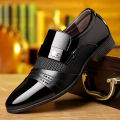 【selevn roind】 Men Formal Leather Shoes Black Pointed Toe Men Loafers Party Office Business Casual Shoes for Men Oxford Shoes Mens Dress Shoe. 