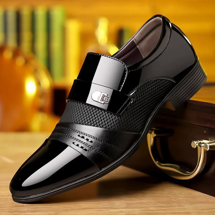 【selevn roind】 Men Formal Leather Shoes Black Pointed Toe Men Loafers Party Office Business Casual Shoes for Men Oxford Shoes Mens Dress Shoe