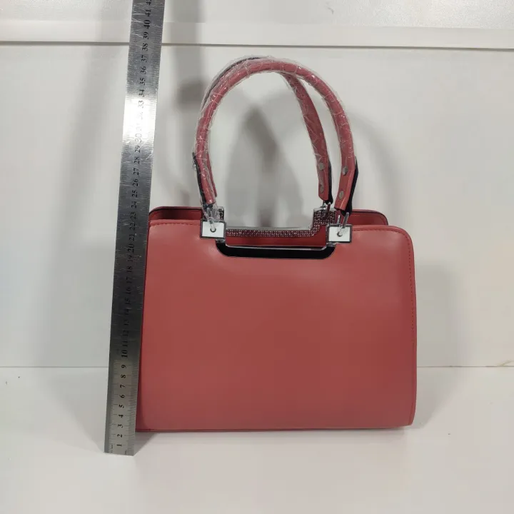 Elite%20Non%20Leather%20-%20Luxe-%20Pink%20Shoulder%20Fashion%20Bag%20For%20Women%20-%20The%20Ultimate%20Statement%20of%20Style%20&%20Trend%20-%20Height%2022cm%20&%20Width%2029cm%20-%20Image%202