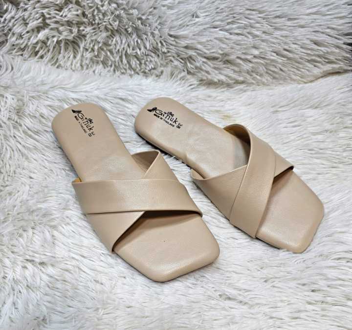 Flat Sandals For Women Fashionable Flat Shoes For Regular Use