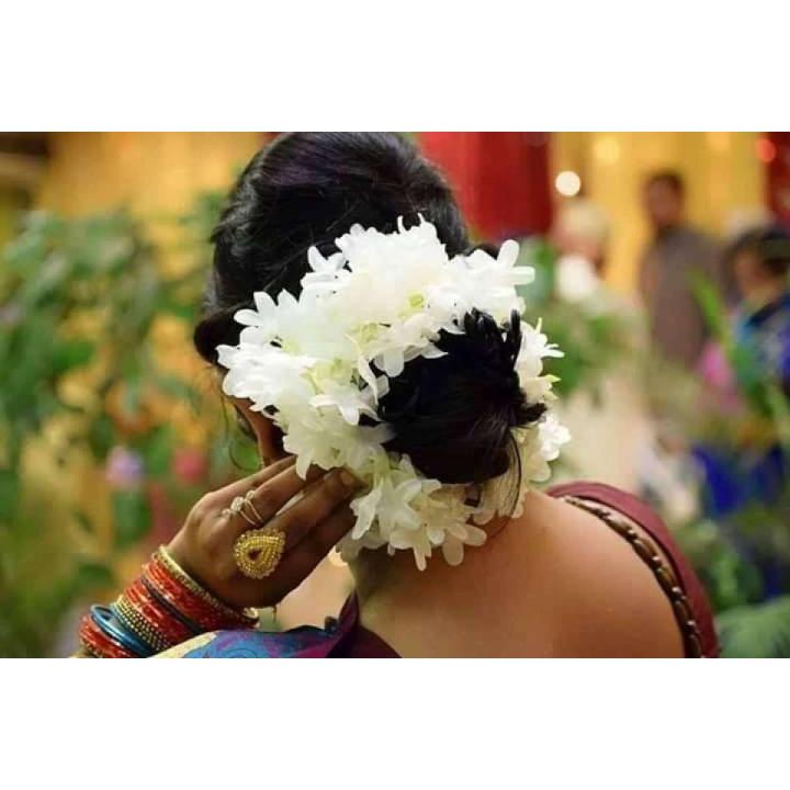 বিয়ে বা গায়ে হলুদ বা পহেলা বৈশাখে নারীদের বিশেষ সাজ (গাজরা) White Color Artificial Hair Gajra Gazra Flower For Woman for Pôhela Boishakh
