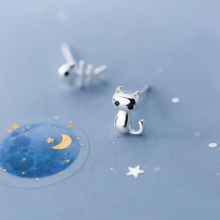 Asymmetrical%20cat%20fishbone%20stud%20earrings%20women's%20simple%20light%20luxury%20short%20earrings%202021%20new%20live%20broadcast%20supply%20-%20Image%205
