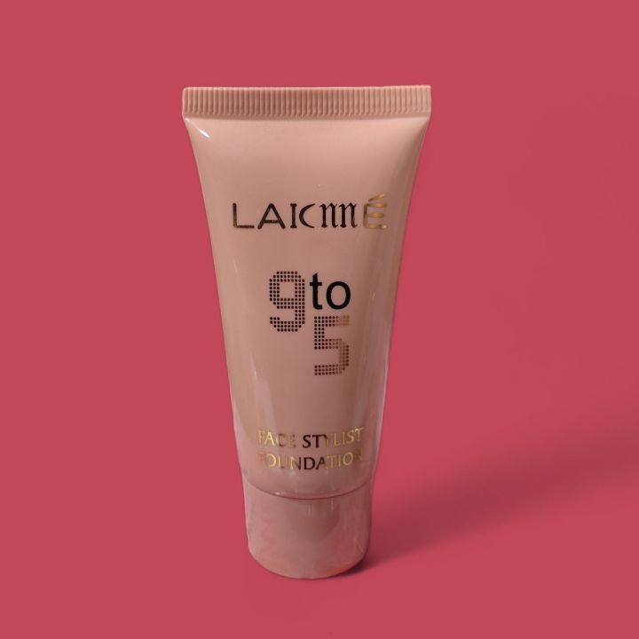Lakme%20Foundation%2030ml%20Tube/Lakme%20Foundation%20-%20Image%204