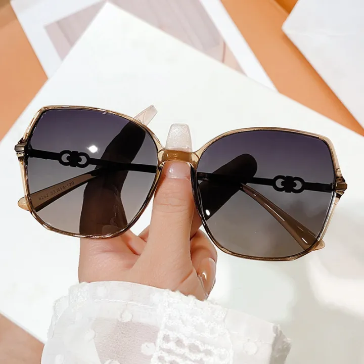 Polarized%20Gradient%20Sunglasses%20For%20Women,%20Fashionable%20And%20Retro%20Women's%20Glasses%20With%20A%20Zipper%20Glasses%20Case%20-%20Image%204