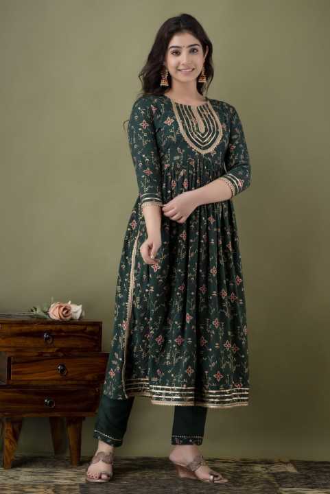 Naira%20cut%20three%20pieces%20dress%20for%20women%20-%20Image%204