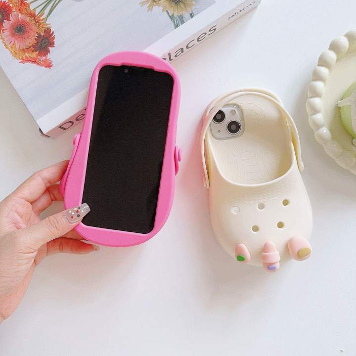 3D%20Funny%20DIY%20Holes%20Crocs%20Toes%20Charms%20Slippers%20Summer%20Soft%20Silicorelaxne%20Phone%20Case%20for%20iPhone%2011%2012%2013%2014%2015%20Pro%20Max%20Breathable%20Cover%20-%20Image%202