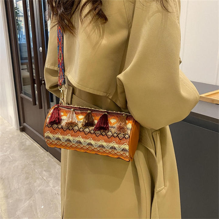Retro Tassel Bag Unique Design Embroidery Color Clash Women's Bag -shaped Fashion Crossbody Bag for Streetwear Accessory Young Adults Use Fashion Statement