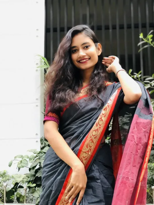 Traditional%20Tangail%20Cotton%20Mashlaish%20Saree%20With%20Blouse%20Piece%20by%20Ekush%20Shatak%20-%20Image%203