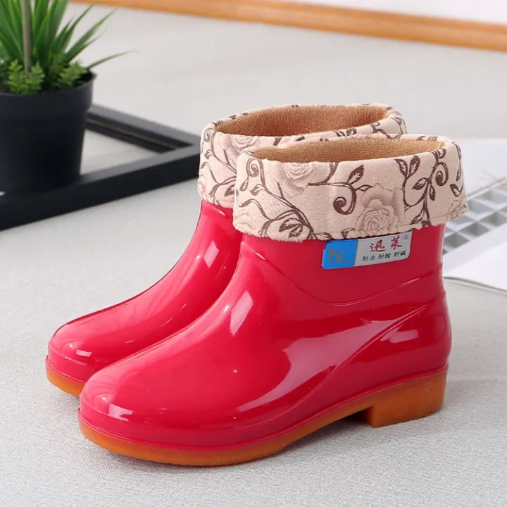 Low-top%20fashion%20short%20length%20women's%20rain%20boots%20velvet%20warm%20thickened%20silicone%20water%20shoes%20anti-slip%20labor%20protection%20rain%20boots%20wholesale%20-%20Image%206