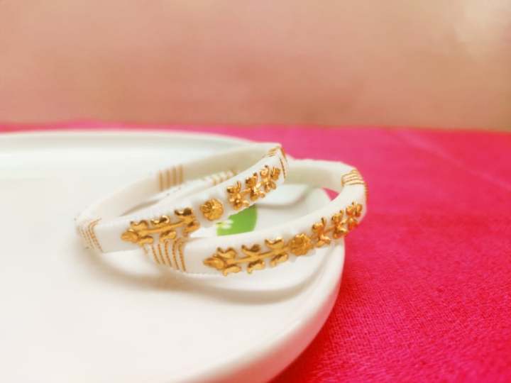 White%20Shakha%20Pola%20Bangles%20for%20Women%20Sorno%20Lota%20Design%20,%20Party%20,%20Wedding%20,%20Anniversary%20,%20Durga%20Puja%20&%20All%20Time%20Use%20Shakha%20Bangles.%20-%20Image%206