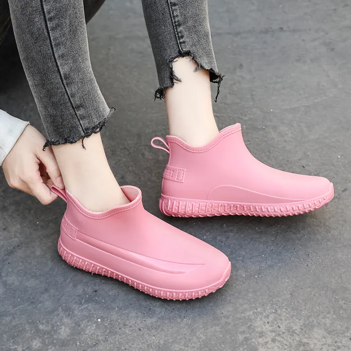 Rain%20Boots%20Women's%20Lightweight%20Kitchen%20Work%20Non-Slip%20Rain%20Boots%20Korean%20Style%20Wear-Resistant%20Rain%20Shoes%20Fleece-Lined%20Short%20Women's%20Rubber%20Shoes%20-%20Image%202