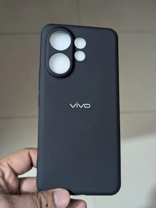 Vivo%20V60%205G,%20Slim%20Fit%20Silky%20And%20Soft%20Touch%20Finish%20Silicone%20Matte%20Finish%20TPU%20-%20Black%20(With%20Logo)%20-%20Image%203